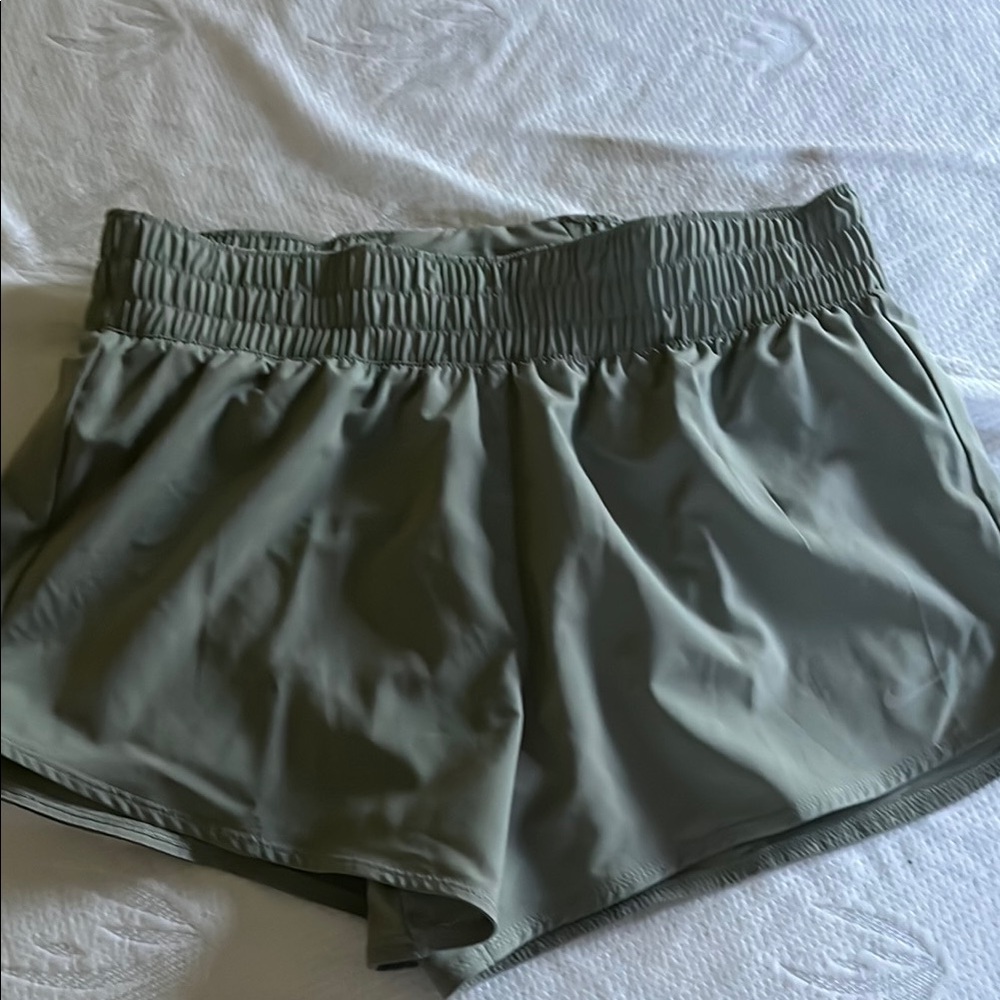 Nike Green Athletic Shorts Lightweight Elastic Waist